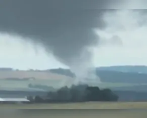 Entenda o tornado landspout registrado no Paraná