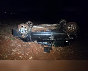 Capotamento deixa homem ferido próximo ao 10º BPM em Apucarana