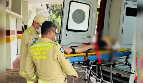 Mulher sofre queimaduras após escorregar sobre panela com água quente no Paraná