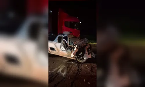 Jovem fica preso às ferragens após acidente com caminhão na BR-376 em Mauá da Serra