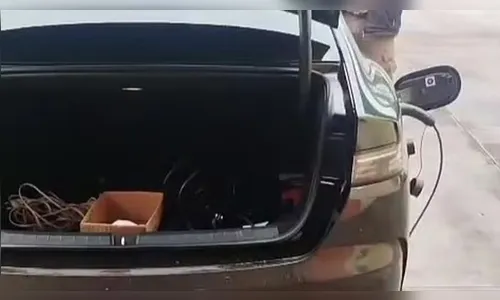 Carro híbrido vira gerador e garante votação após falta de energia em zona eleitoral do Paraná