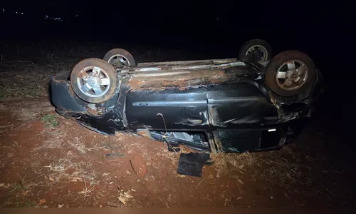 Capotamento deixa homem ferido próximo ao 10º BPM em Apucarana