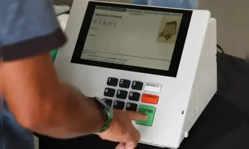 Veja quais os candidatos menos votados do Paraná; a última teve 11 votos para deputada