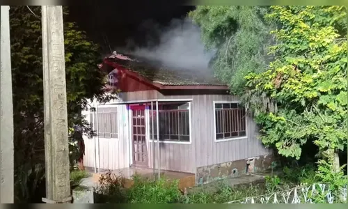 Mulher tem mais de 50% do corpo queimado após dormir com cigarro aceso
