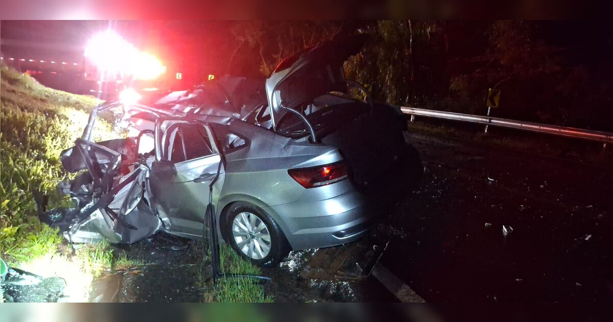 Batida frontal na PR-090 em Curiúva termina com motorista morto