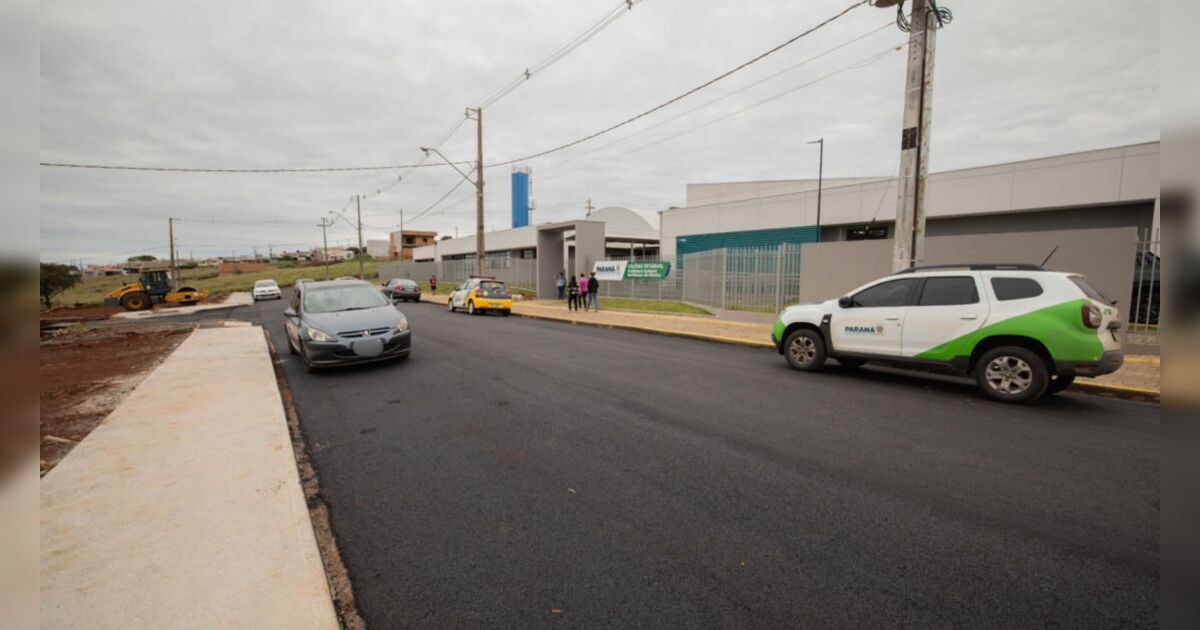 Prefeitura conclui asfalto no acesso ao Colégio Godomá, em Apucarana