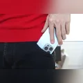 Homem foge com iPhone após pedir aparelho emprestado em Ivaiporã