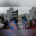 Mulher é advertida por manifestação irregular em frente a colégio eleitoral no PR
