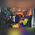 Pai e filho dividem os plantões e trabalham juntos no atendimento a motoristas na BR-376