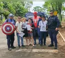 GCM e agentes de trânsito de Apucarana distribuem mais de 100 quilos de doces no Dia das Crianças