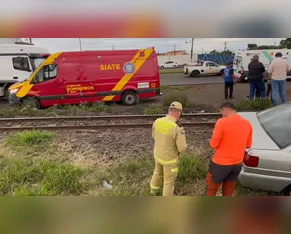 Mulher morre após batida entre carro e moto em Arapongas