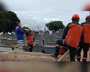 Homem morre após cair dentro do túmulo do próprio pai em cemitério no ES