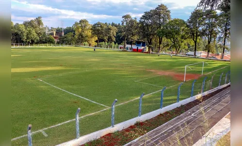 Jogador dá soco e ameaça atirar no rosto de árbitro após expulsão no Paraná