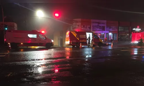 Batida entre motos deixa entregadores feridos em Apucarana (PR)