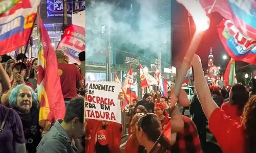 Apoiadores realizam ato pró-Lula nas ruas centrais de Apucarana