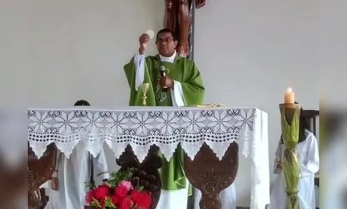 Padre reage a assalto em casa paroquial e bandido é preso no Paraná