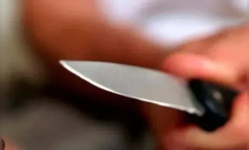 Homem foge em carro de aplicativo após invadir casa e ameaçar ex com faca em Apucarana