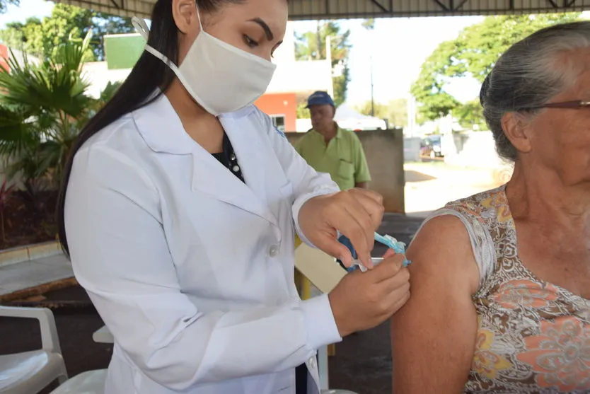 A campanha de vacinação contra a gripe continua em todo Paraná