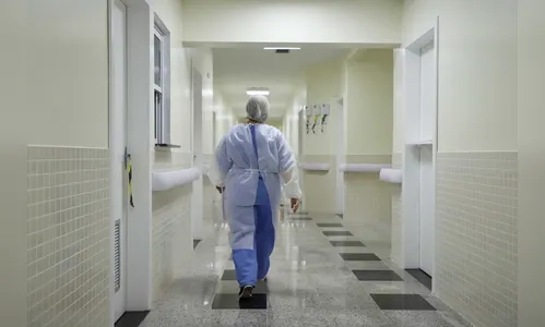 Hospital de Curitiba terá projeto-piloto para testar trabalhadores contra a Covid-19