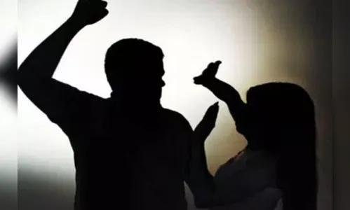 Homem agride ex-esposa com ajuda de outras mulheres, em Apucarana