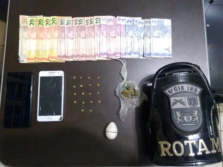 ROTAM prende trio suspeito de tráfico e apreende drogas, em Ivaiporã