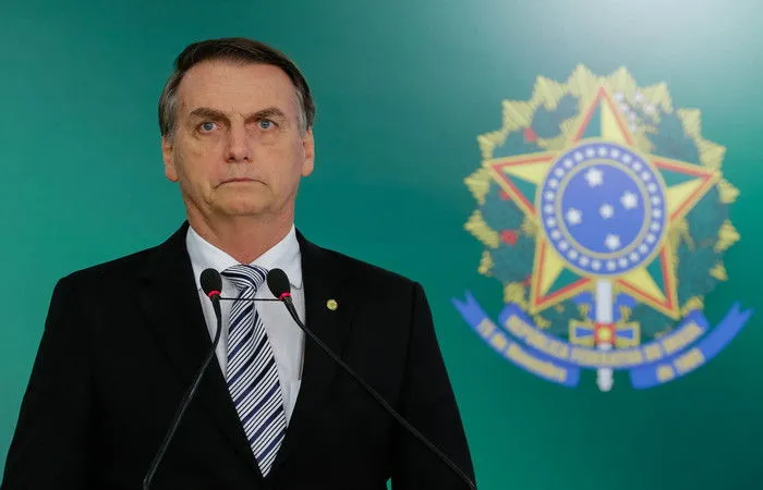 Celso de Mello tira sigilo de reunião em inquérito que investiga Bolsonaro