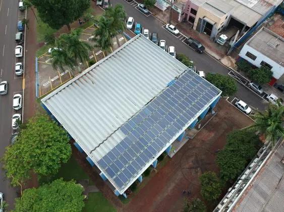 Câmara de Apucarana colhe frutos do investimento em Energia Solar