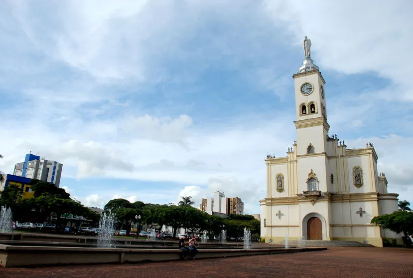 Frente fria pode provocar chuvas fracas e moderadas, diz Simepar