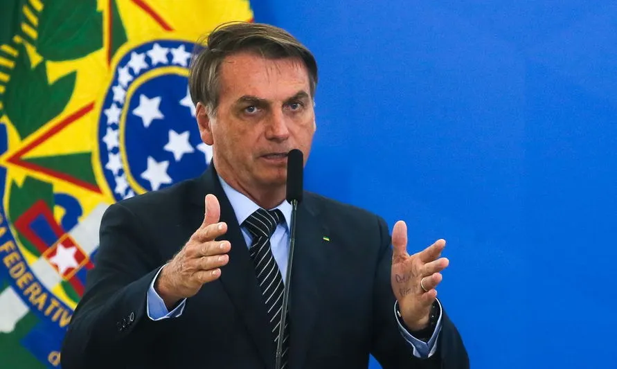 Bolsonaro: escolhi Faria pela vida que ele tem junto à família do Silvio Santos