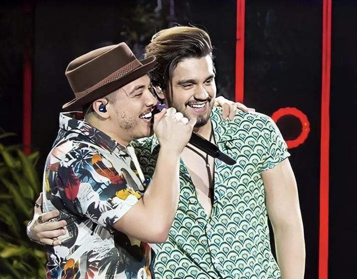Wesley Safadão e Luan Santana farão live com clássicos de festa junina