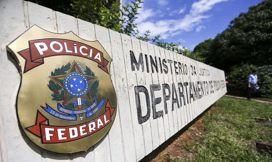 Polícia Federal prende auditor em operação contra corrupção