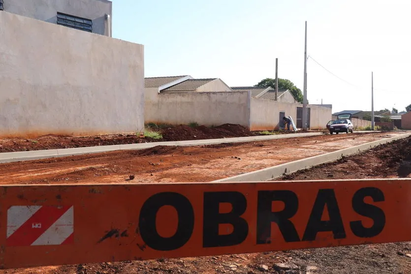 Arapongas inicia obras de pacote de pavimentação