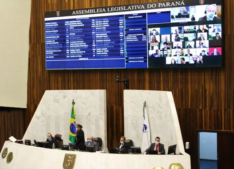 Deputados aprovam PEC que trata das aposentadorias de policiais