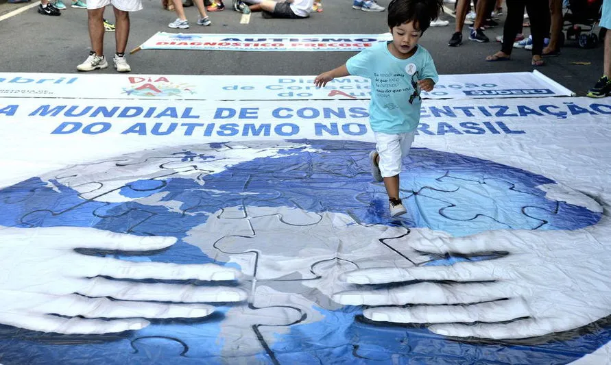 Senado aprova criação do Dia Nacional do Orgulho Autista