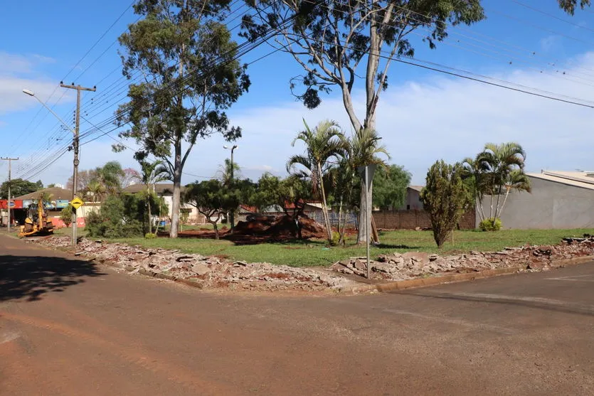 Começam as obras do projeto "Meu Campinho" em bairro de Arapongas