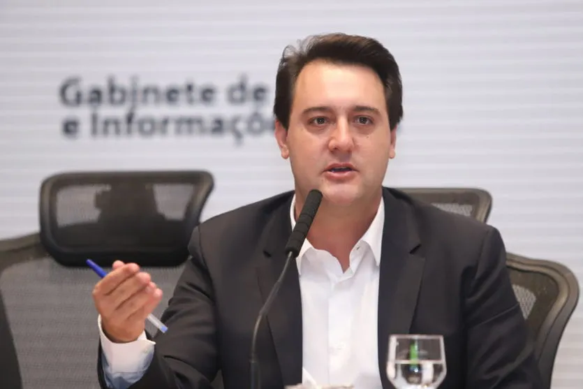 Ratinho Junior anuncia restrições de atividades em 134 municípios