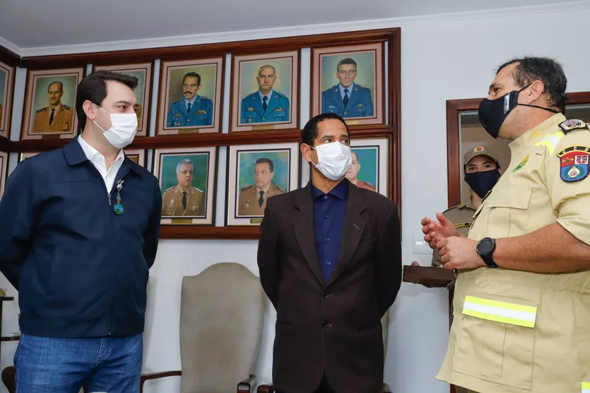 Governador agradece trabalho dos bombeiros do Paraná