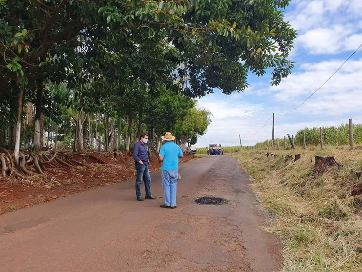 Apucarana recupera estrada velha para Rio Bom