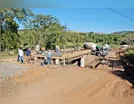 Prefeitura de Faxinal executa concretagem sobre a ponte do Rio Bufadeira