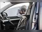 Homem deixa carro destrancado e tem objetos furtados, em Ivaiporã