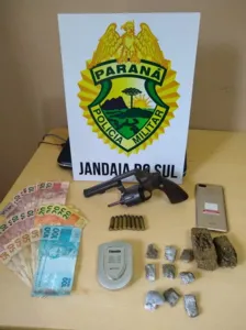 Irmãos são presos com arma, munições e maconha em São Pedro do Ivaí