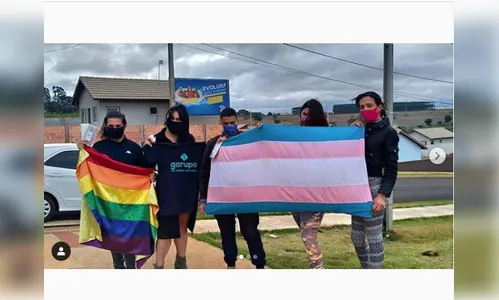 Ação solidária entre UTFPR, APP Sindicato e Garupa doa máscaras e sabonetes