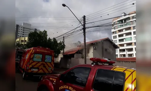 Cuidadora é presa suspeita de incendiar casa por vingança