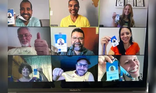 Empregados da Celepar ajudam população a usar tecnologias