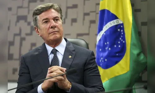 Collor pede desculpas por confisco da poupança após 30 anos