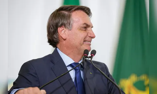 'Quem é de direita toma cloroquina, quem é de esquerda, Tubaína', diz Bolsonaro