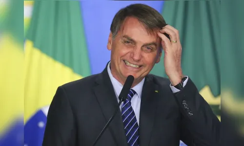 Depois de fazer piada com cloroquina, Bolsonaro lamenta mortes