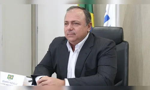 Pazuello, ministro interino da Saúde, 'vai ficar por muito tempo', diz Bolsonaro