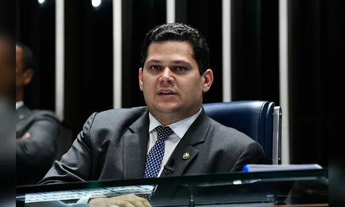 Alcolumbre diz que reunião entre ele, Bolsonaro e Maia foi 'histórica'