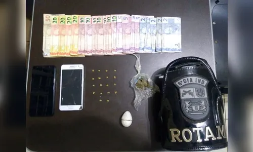 ROTAM prende trio suspeito de tráfico e apreende drogas, em Ivaiporã